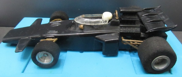 Joias . LOTUS - VERMELHA - PILOTO BRANCO - MOTOR PRETO ASSINADO foto 2