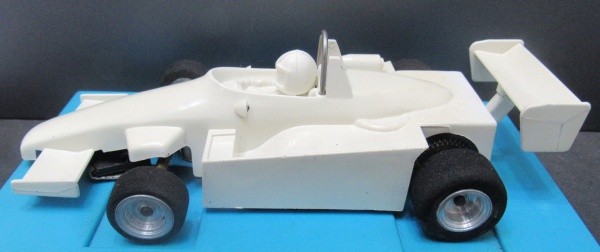 Joias . LOTUS - VERMELHA - PILOTO BRANCO - MOTOR PRETO ASSINADO foto 4