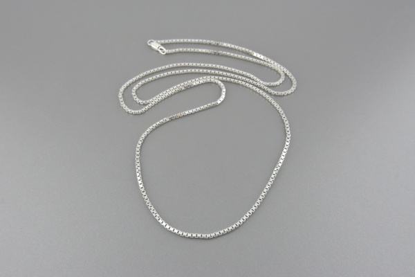 Joias . Corrente em Ouro Branco 18k - Tamanho 70cm - Peso: 15 gramas - Ref.:12473