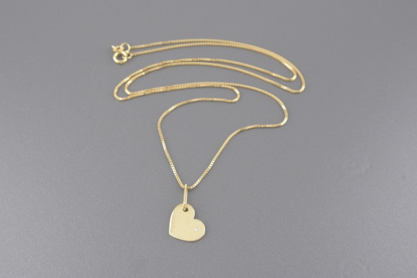 Joias . VIVARA Colar Coração em Ouro Amarelo 18k com Brilhante de Aprox. 1pt - Corrente ...