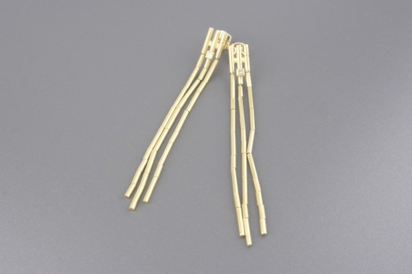 Joias . Brincos em Ouro Amarelo 18k com Aprox. 3pts de Diamantes - Tamanho 8.0 x 0.7 cm ...