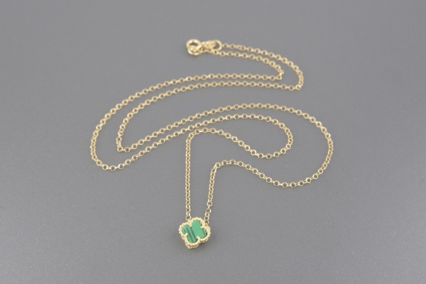 Joias . Colar Trevo em Ouro Amarelo 18k com Malaquita em Resina - Corrente de 45 cm - ...
