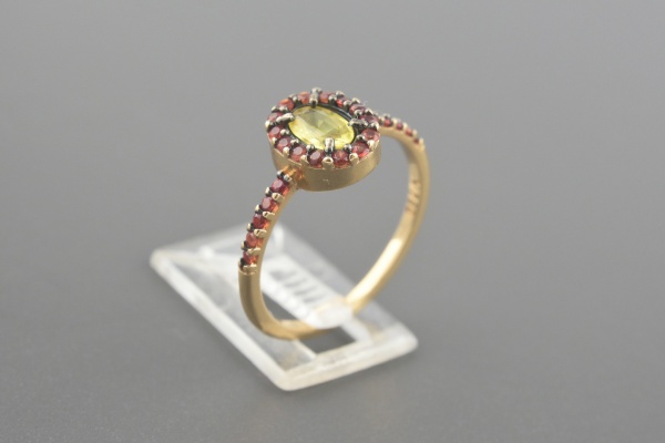 Joias . VIVARA Anel Iris em Ouro Rose 18k com Safira Amarela de 6x4mm e Safiras ...