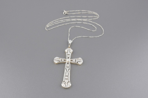 Joias . Colar  Cruz em Ouro Branco com Diamantes (Maior de Aprox. 4pts) - Corrente de ...