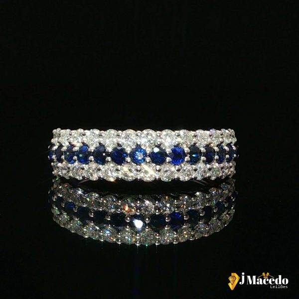Joias . Anel Ouro Branco 18k com diamantes de 1 ponto cada e safiras de 5 pontos cada ...