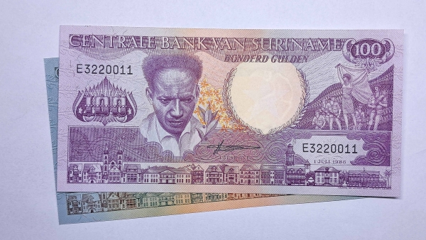 Cédula do Suriname - 100 - 250 Gulden - 1986 - 1988 - 2 Cédulas - P133a - P134 - FE