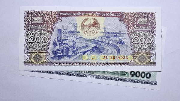 Cédula do Laos - 500 e 1000 Kip - P31 - P32 - FE
