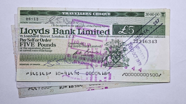 Travellers Cheque da Inglaterra - 5 - 10 - 20Pounds - 3 Travellers Cheques Antigos e Pagos - MBC/Soberba
