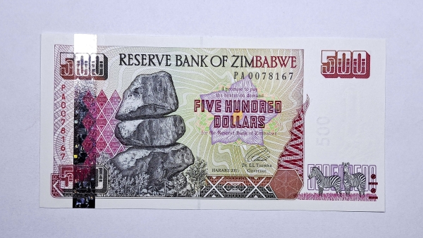Cédula do Zimbabwe - 500 Dollars - 2001 - com holograma prateado - P10 - FE