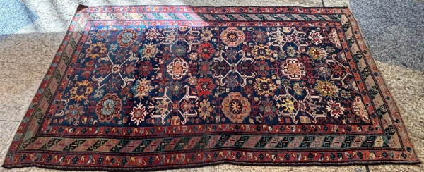 Galeria Caucasiano: Mede: 1,71 x 3,16 m= 5,4 m²
