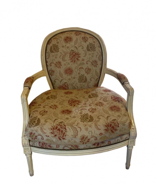 Grande poltrona indiana de madeira ,estofamento floral . Med: 83 x 62 x 103 cm de alt
