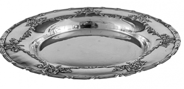 Pequeno centro de mesa de metal inglês the welbeck plate the alexe clark n 498761. Mede 18,5 cm de diâmetro.