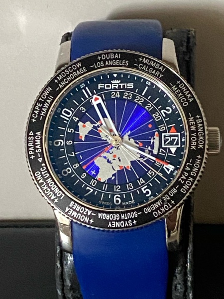 Relógio Fortis World Timer GMT Ediçao Limitada com caixa de aço inoxidável 47 mm 20 Atm -movimento automático - cristal de saphira.
