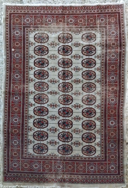 Tapete Bokhara antigo, rapé. Mede: 1,27 x 1,80 = 2,28 m²
