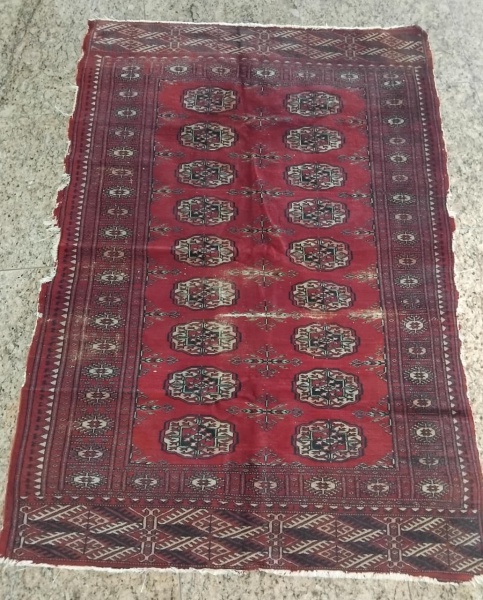 Antigo tapete Karachi . Mede : 1,21 x 1,74 = 2,10 m² = ( no estado )