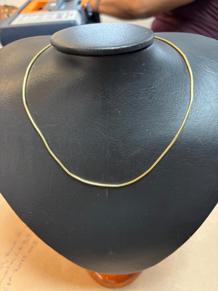Gargantilha de ouro amarelo 18 k Peso: 8 gramas aproximadamente. Mede: 20 cm de comprimento fechado