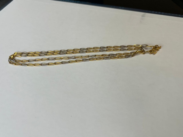 Corrente de ouro branco e amarelo Peso 12,6 gramas aproximadamente
