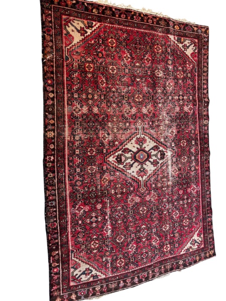 Tapete Hamadan. Mede: 1,28 x 2,00 = 2,56 m²