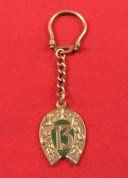 Arte . Lote vintage  de pingentes e medalhinhas católicas anti foto 8