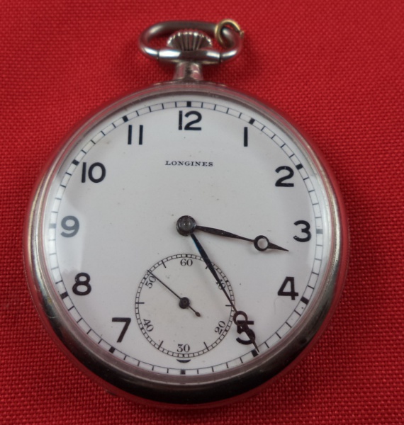 Relogios . Relógio de pulso analógico da marca Mondaine, com caixa foto 2