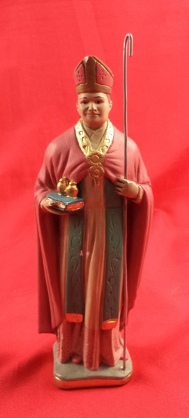 Arte . Escultura de arte sacra antiga, esculpida em madeira e foto 3
