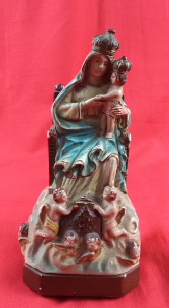 Arte . Escultura de arte sacra antiga, esculpida em madeira e foto 6