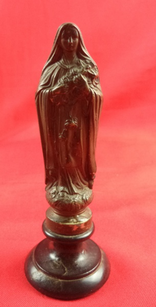 Arte . Miniatura de escultura sacra, representando o Menino Je foto 5