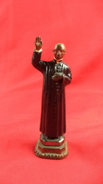 Arte . Escultura religiosa antiga representando Nossa Senhora foto 1