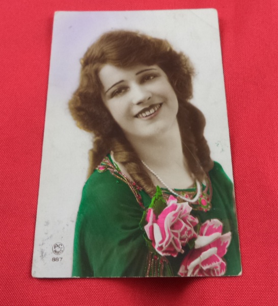 Arte . Cartão postal antigo que retrata a atriz do cinema mudo foto 5