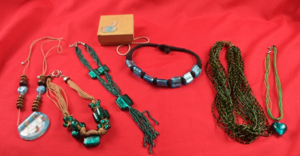 Arte . Lote composto por 11  colares de bijuteria e pérolas vi foto 4