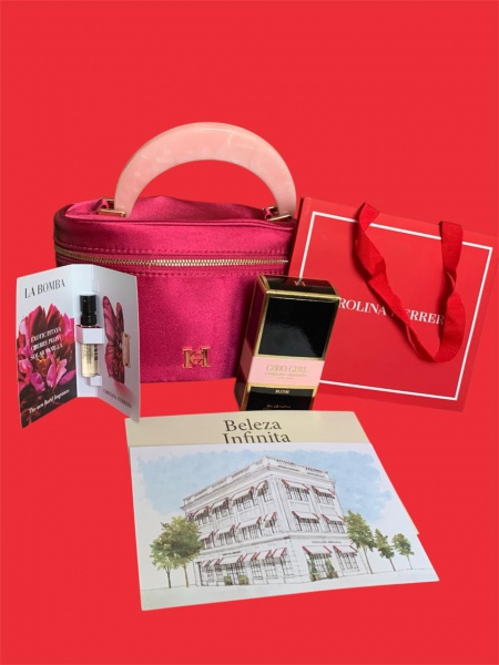 Joias . Kit Carolina Herrera nécessaire em cetim rosa pink com alça em material ...
