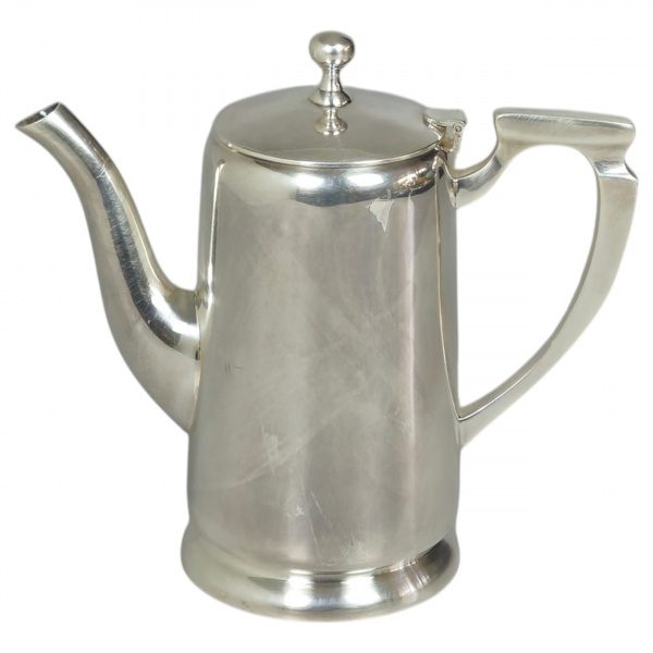 Bule para café de metal espessurado a prata. 21 cm altura. (tem uma marca no fundo).