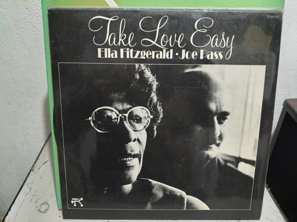 LP Ella Fitzgerald, Joe Pass - Take Love Easy. Capa e disco EX