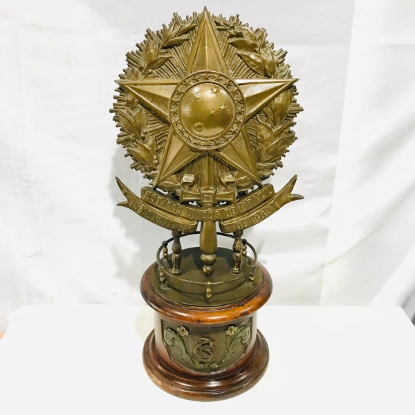 Joias . Grande! Escultura em bronze representando Brasão de Armas com estrela de cinco ...