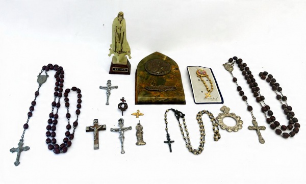 Joias . ARTE SACRA- Belíssima escultura produzida em pedra sabã foto 2