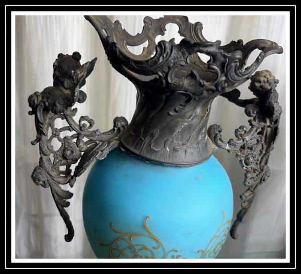 Baccarat - Par de Jarras em opalina translucida, na cor