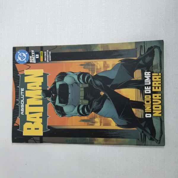 Livro ABSOLUTE BATMAN o início de uma NOVA ERA! DC. Caso as informações descritas neste lote não sejam suficientes para sanar suas dúvidas, mande um WhatsApp para (11) 91264-3806 ou envie um e-mail pa
