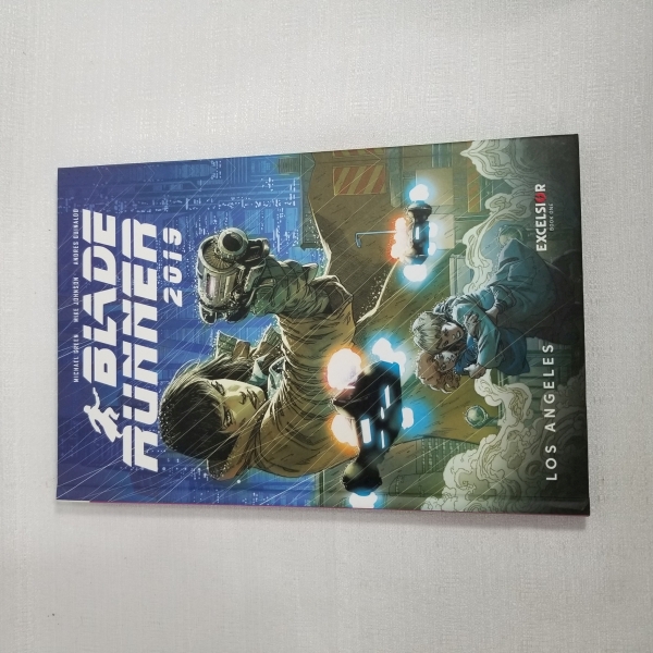 Livro BLADE RUNNER 2019 Los Angeles. Caso as informações descritas neste lote não sejam suficientes para sanar suas dúvidas, mande um WhatsApp para (11) 91264-3806 ou envie um e-mail para contato@retr