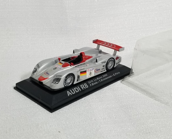 Audi R8 24 h Le Mans. Caso as informações descritas neste lote não sejam suficientes para sanar suas dúvidas, mande um WhatsApp para (11) 91264-3806 ou envie um e-mail para contato@retroversoleiloes.c