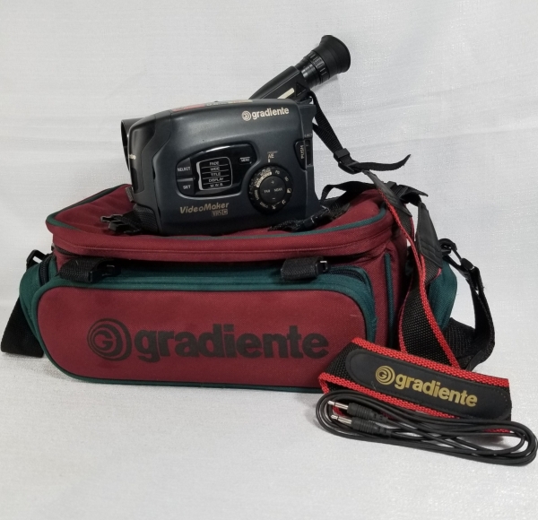 Gradiente VideoMaker GCP-165CR vintage (no estado e sem teste). Caso as informações descritas neste lote não sejam suficientes para sanar suas dúvidas, mande um WhatsApp para (11) 91264-3806 ou envie