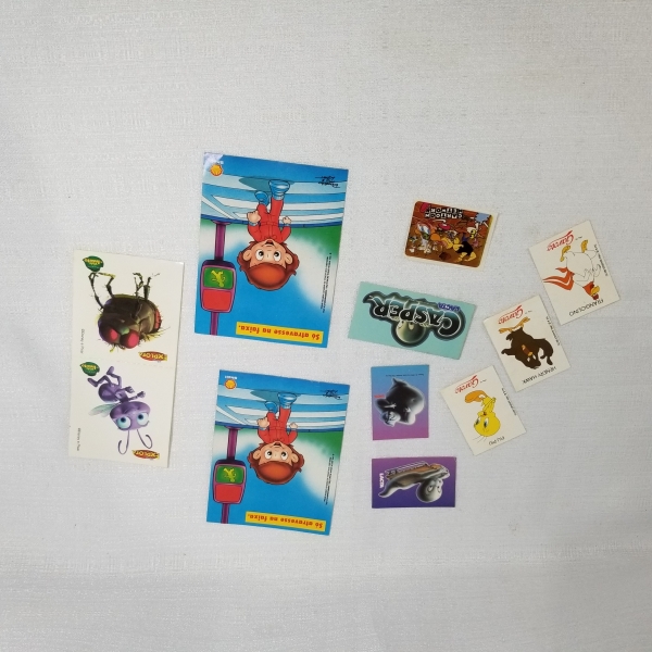 Adesivos antigos anos 90 em bom estado (variação 1). Caso as informações descritas neste lote não sejam suficientes para sanar suas dúvidas, mande um WhatsApp para (11) 91264-3806 ou envie um e-mail p