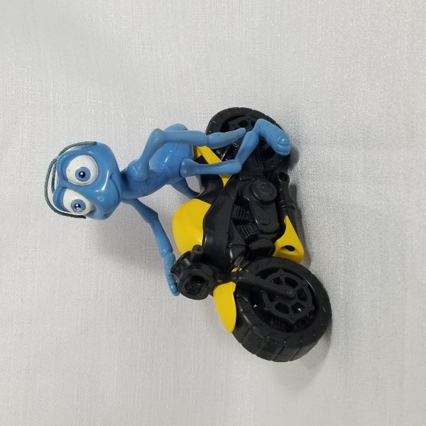 Brinquedo Formiga radical. Caso as informações descritas neste lote não sejam suficientes para sanar suas dúvidas, mande um WhatsApp para (11) 91264-3806 ou envie um e-mail para contato@retroversoleil