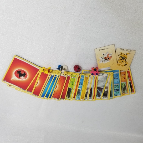 Card´s Pokemon com alguns brinquedos (variação 3). Caso as informações descritas neste lote não sejam suficientes para sanar suas dúvidas, mande um WhatsApp para (11) 91264-3806 ou envie um e-mail par