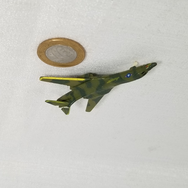 Micro Machines Galoob MIlitar antigo e raro de encontrar nessas condições (variação 13). Caso as informações descritas neste lote não sejam suficientes para sanar suas dúvidas, mande um WhatsApp para