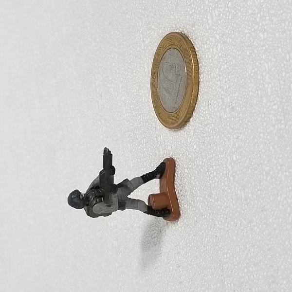 Boneco Militar antigo articulado (variação 1) anos 90. Caso as informações descritas neste lote não sejam suficientes para sanar suas dúvidas, mande um WhatsApp para (11) 91264-3806 ou envie um e-mail