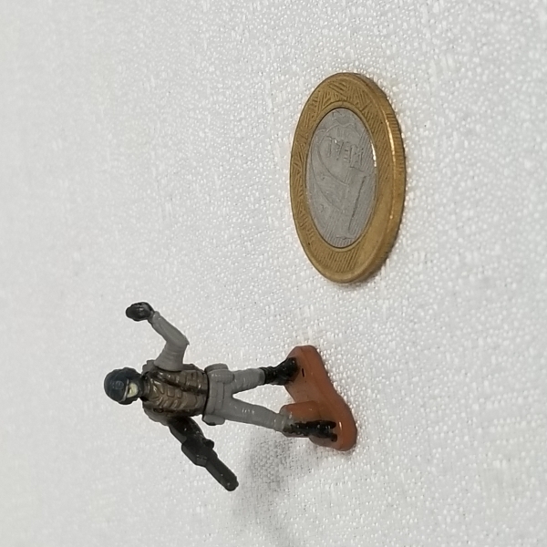 Boneco Militar antigo articulado (variação 3) anos 90. Caso as informações descritas neste lote não sejam suficientes para sanar suas dúvidas, mande um WhatsApp para (11) 91264-3806 ou envie um e-mail