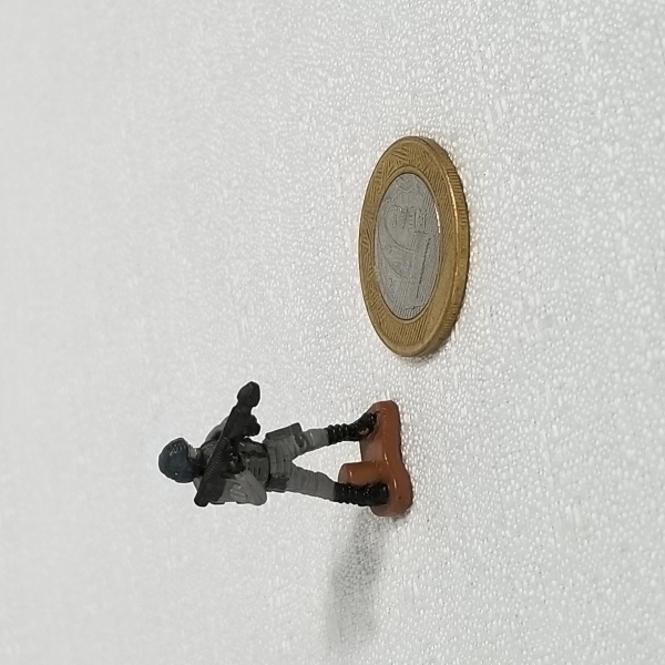 Boneco Militar antigo articulado (variação 4) anos 90. Caso as informações descritas neste lote não sejam suficientes para sanar suas dúvidas, mande um WhatsApp para (11) 91264-3806 ou envie um e-mail