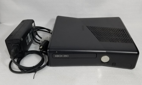 XBOX 360 no estado sem teste (acende luz vermelha). Caso as informações descritas neste lote não sejam suficientes para sanar suas dúvidas, mande um WhatsApp para (11) 91264-3806 ou envie um e-mail pa