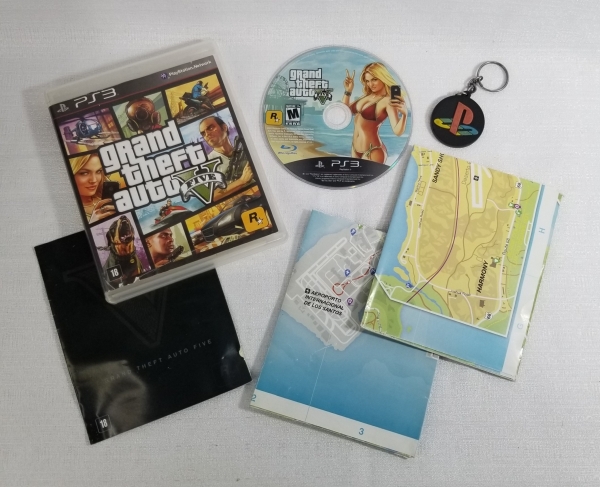 PS3 jogo GTA5, mapa e chaveiro. Caso as informações descritas neste lote não sejam suficientes para sanar suas dúvidas, mande um WhatsApp para (11) 91264-3806 ou envie um e-mail para contato@retrovers