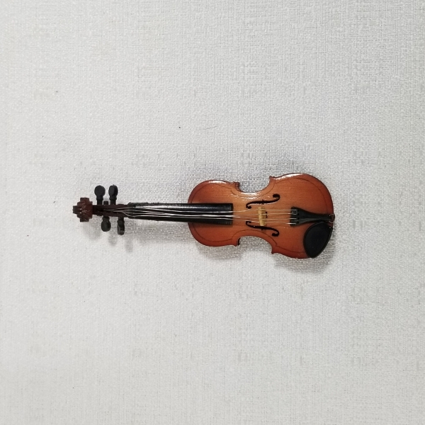 Violino pequeno, peça de colecionador com 9cm. Caso as informações descritas neste lote não sejam suficientes para sanar suas dúvidas, mande um WhatsApp para (11) 91264-3806 ou envie um e-mail para co